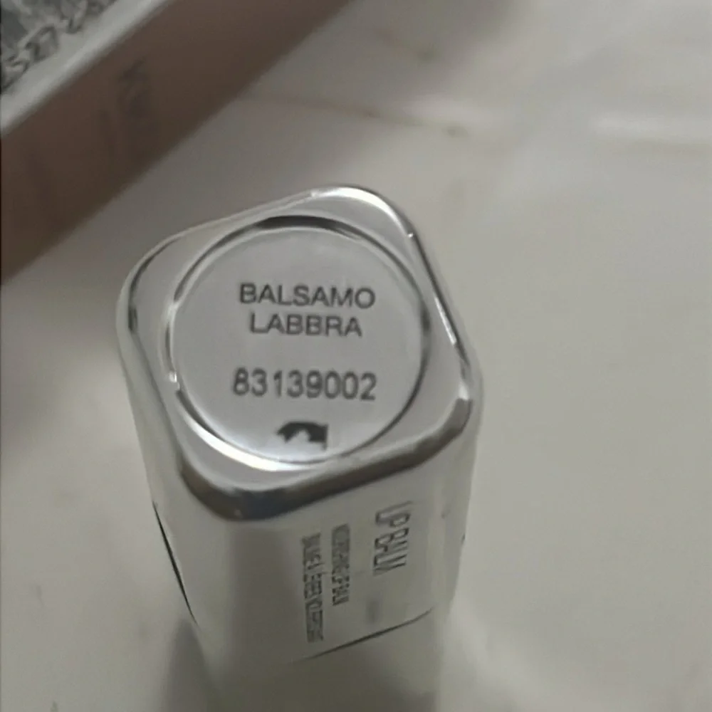 Kikio Milano‎ Nourshing Lip Balm Gloss